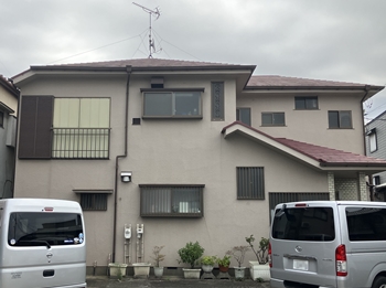 前回の塗装から13年が経過していたため、外壁も塗り替えることになりました。