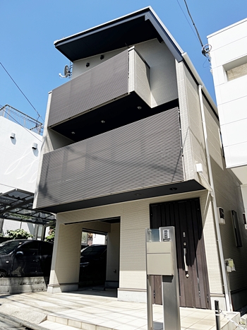 「新築以上の仕上がりですね」と、H様にもお喜びいただきました。