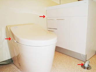 トイレをタンクレスに交換することで、奥まった洗面化粧台でも、不便なくご利用できるようになりました。