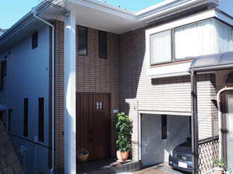 外壁はシリコン塗料、屋根は遮熱塗料を使った細部までこだわった塗装です。