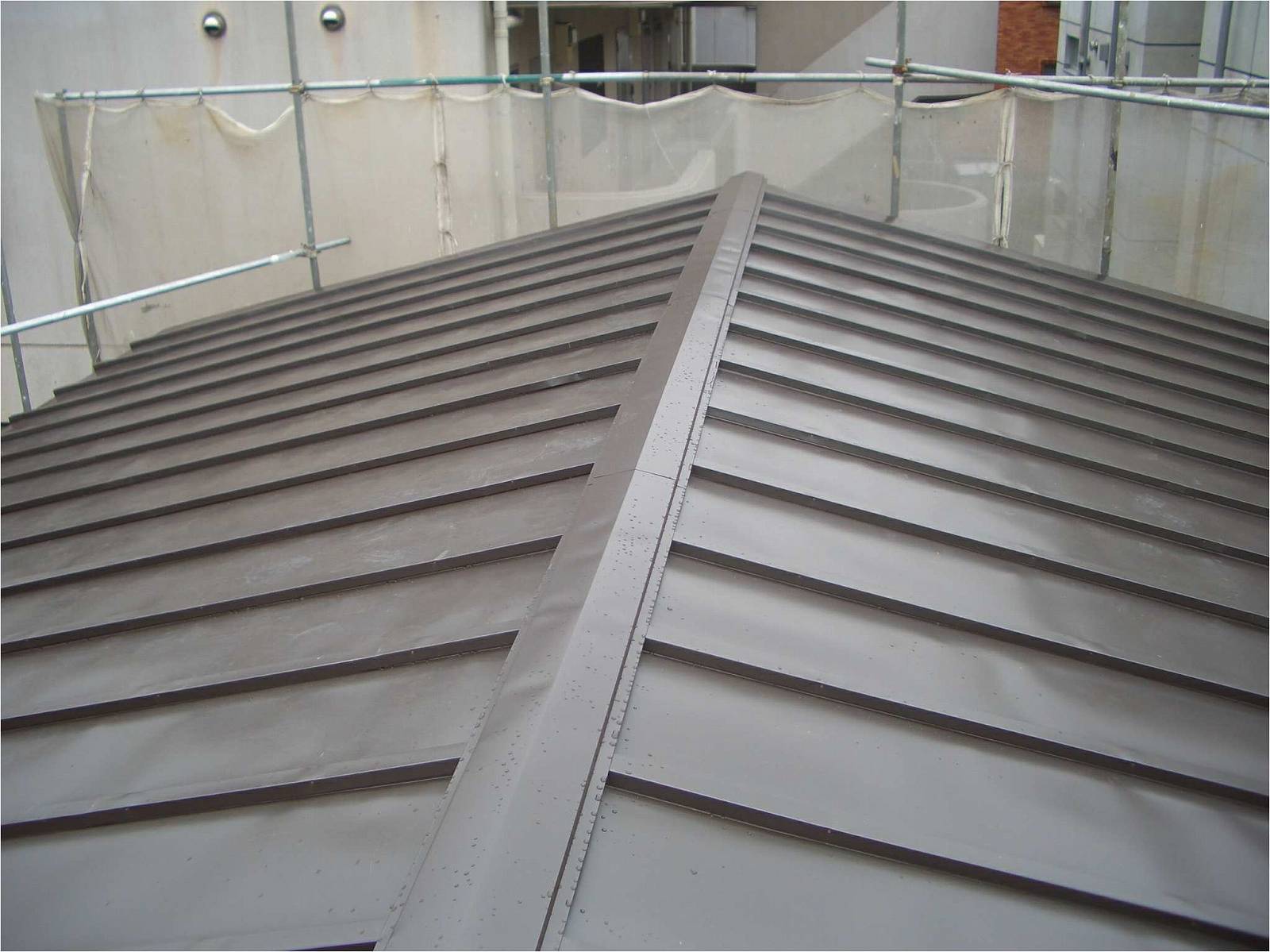 東京都　大田区　Ｍ様邸　全面改装リフォーム　屋根　完成