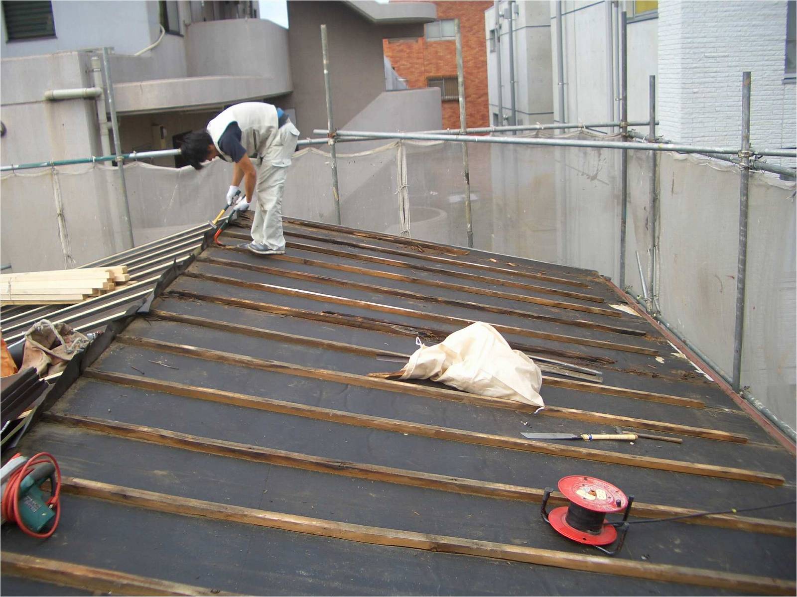 東京都　大田区　Ｍ様邸　全面改装リフォーム　屋根　施工中